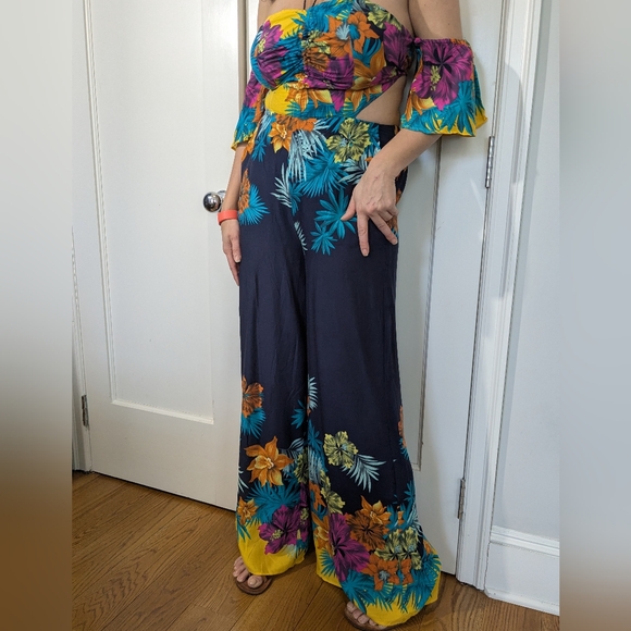 Fashion Nova Pants - NWT Floral Jumpsuit Sz L